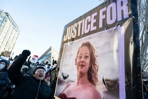 Altos funcionarios del gobierno de Trump ordenaron detener una investigación federal por la muerte de Renee Good en Minneapolis, reportó The New York Times.