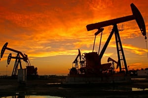 Claudia Sheinbaum afirmó que México exporta petróleo a 50 países y mantendrá la producción en 1.8 millones de barriles diarios, al priorizar sostenibilidad