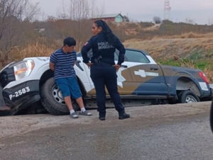   Una persecución registrada la mañana de este martes en el sector poniente de Piedras Negras provocó que una patrulla de la Policía Municipal terminara