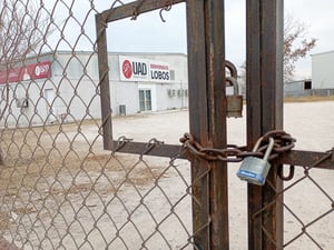 La Universidad Autónoma de Durango, campus Piedras Negras, fue clausurada por autoridades municipales tras detectarse la falta de licencia de funcionamiento.