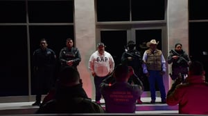     Elementos de los tres niveles de gobierno llevaron a cabo la clausura de un casino que operaba de manera presuntamente clandestina en el municipio de Nava,