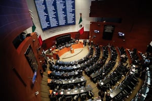 El Senado comenzó la discusión de la reforma presidencial que reduce la jornada laboral a 40 horas semanales de forma gradual hasta 2030, sin incluir dos días