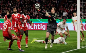    Bayern Múnich despertó en siete minutos para vencer 2-0 al Leipzig, con goles de Harry Kane y Luis Díaz, y asegurar su boleto a semifinales de la Copa