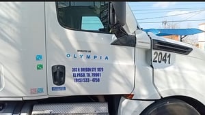 Piedras Negras, Coahuila.– Autoridades estatales aseguraron una pipa que transportaba alrededor de 30 mil litros de combustible tras una inspección