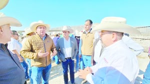 La Secretaría de Desarrollo Rural (SDR), por instrucciones del gobernador Manolo Jiménez Salinas, entregó apoyos del Programa de Mejoramiento Genético