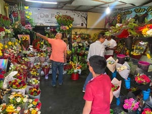 Ante un mes de celebraciones por el amor, floristas de Piedras Negras se prepararon con anticipación, abasteciendo sus establecimientos para ofrecer todo tipo