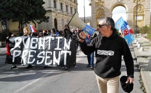 La muerte de un joven de 23 años cercano a la ultraderecha, tras una agresión en Lyon, ha intensificado las tensiones políticas en Francia en plena campaña