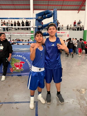    Los púgiles de Castaños, Antonio Fuentes Vargas y Jorge Eli Marines Ramos, se coronaron campeones en la Olimpiada Estatal de Boxeo 2026, organizada