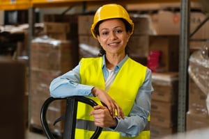La participación laboral femenina en Coahuila fue de 45.7% en 2025, frente a 73.6% de los hombres, con una brecha de 27.9 El estado muestra baja informalidad
