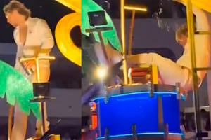 Durante el Carnaval Internacional de Mazatlán, Aldo De Nigris perdió el equilibrio y cayó de una carroza; el influencer aseguró posteriormente que está bien.