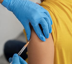 Saltillo, Coahuila, 16 de febrero de 2026.- Los consultorios de salud municipal cuentan con tres mil dosis de vacuna contra el sarampión disponibles