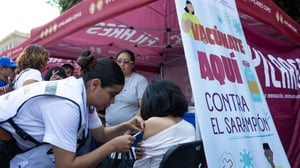 Frente al brote de sarampión que se registra en México, la Secretaría de Salud informó que del 1 de enero de 2025 al 13 de febrero de 2026 se han aplicado
