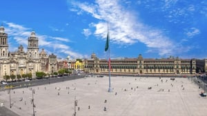 Expertos del Instituto de Finanzas Internacionales prevén que México mantenga atractivo para inversión ante posible renovación del T-MEC, pese a riesgos