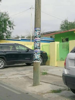 Tras el reporte de la colocación de publicidad en espacios públicos, autoridades municipales informaron sobre la detección de anuncios no autorizados