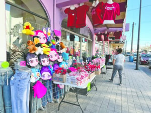 Pretenden que no exhiban sus mercancías en el exterior de sus locales y en banquetas; incluso, de último momento, recibieron un sorpresivo oficio sobre