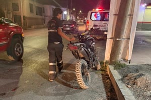 Socorristas de GRUM se movilizaron para ayudar a los conductores.  La circulación lenta en pleno primer cuadro de la ciudad no evitó que se registrara un nuevo