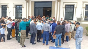 Autoridades y la Alianza de Pastores de Sabinas se reunieron este mes en el municipio de Sabinas, Coahuila, para orar por funcionarios y reforzar los valores