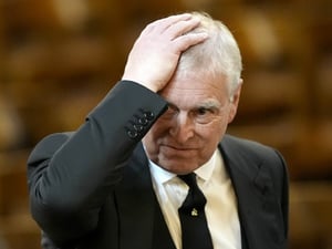 Andrés Mountbatten-Windsor, hermano del rey Carlos III, utilizó dinero del contribuyente británico para costearse masajes y viajes mientras era enviado