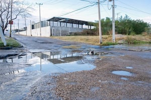 La ciudad atraviesa avances en dos obras públicas que habían generado comentarios en redes sociales. Los trabajos en los baños de Villa de Fuente continúan