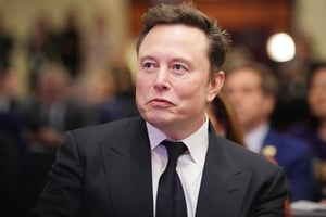 Elon Musk criticó a la presidenta Claudia Sheinbaum tras el asesinato de Nemesio ‘El Mencho’, cuestionando su postura frente a la guerra contra