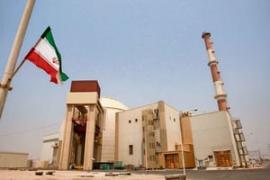 Irán reafirma que no desarrollará un arma nuclear, pero insiste en conservar su programa nuclear pacífico, a días de la nueva ronda de negociaciones.