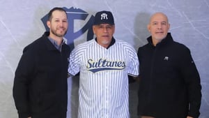    El manager venezolano Henry Blanco fue presentado oficialmente con los Sultanes de Monterrey y promete un equipo preparado para vencer a los Gigantes