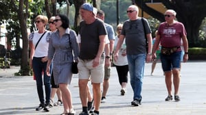 El Departamento de Estado de EU activó un centro 24/7 en México, atendiendo más de mil llamadas y ofreciendo asistencia a ciudadanos estadounidenses afectados.