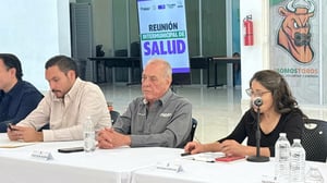 Estado mantiene baja incidencia y refuerza campañas ante brote nacional activo en México.  El secretario de Salud de Coahuila, Eliud Aguirre, informó