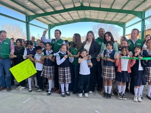 Con una inversión de poco más de tres millones de pesos, en cada plantel educativo, se logró concretar dos obras para instituciones educativas,