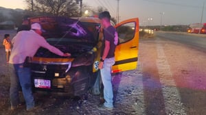 Falla mecánica genera alarma.   Un vehículo piloto de la marca Peugeot estuvo a punto de incendiarse la tarde de este viernes mientras circulaba por el bulevar