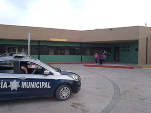 Familiares la trasladaron al hospital.  Una joven de 16 años fue ingresada de urgencia a la clínica 86 del Seguro Social de Monclova luego de que fuera