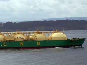 El conflicto en Medio Oriente amenaza con provocar la mayor disrupción en el mercado global de GNL desde 2022, afectando rutas clave como Ormuz.  La creciente
