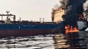 Dos barcos fueron atacados en el estrecho de Ormuz, ruta clave del comercio petrolero mundial, en medio de bombardeos iraníes tras ofensiva de Estados Unidos