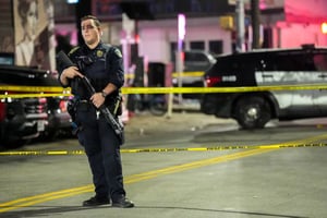 Un tiroteo en Austin, Texas, dejó 2 muertos y 14 heridos; el agresor, neutralizado por la policía, mostraba síntomas de radicalización y símbolos iraníes.