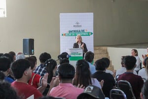 Con una inversión de 1 millón de pesos, el Gobierno de Múzquiz entregó 252 Becas de Transporte para fortalecer la permanencia escolar en 2026.