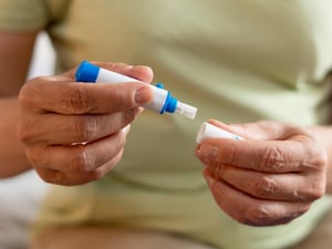 Una investigación de la Escuela de Salud Pública Harvard TH Chan evaluó el impacto conjunto de los fármacos GLP-1 y un estilo de vida saludable en personas