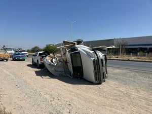 La Policía Estatal tomó conocimiento.  Una aparente sobrecarga de madera terminó en accidente la tarde de este lunes en el municipio de Frontera, luego