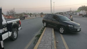 El accidente movilizó a los cuerpos de rescate y seguridad.  La mañana de este martes, cuatro estudiantes que se dirigían a sus actividades académicas vieron