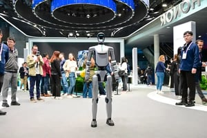 Los robots humanoides capaces de desarrollar tareas tanto industriales como sociales proliferan este año en el Congreso Mundial de Móviles (MWC, siglas