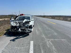 El accidente se registró en el tramo Monterrey–Monclova.  Una pareja de adultos mayores que viajaba de Monterrey con destino a Palau protagonizó