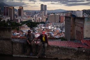 Venezuela cerró 2025 con inflación de 475%, la más alta del mundo, mientras reanudan relaciones diplomáticas con EE. UU. y el país enfrenta severos impactos