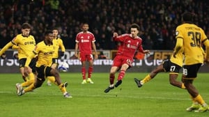    El Liverpool derrotó 3-1 al Wolves en Molineux y avanzó a Cuartos de Final de la Copa de Inglaterra, tres días después de perder en la Liga.  El Liverpool