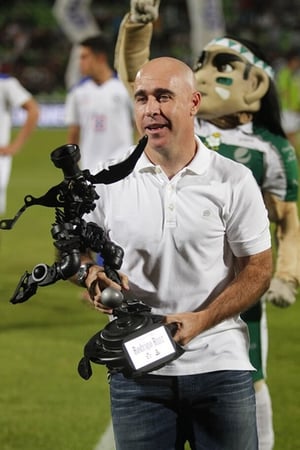   Rodrigo 'Pony' Ruiz, leyenda de Santos Laguna, lanzó duras críticas contra el club al asegurar que ni siquiera le regalan un boleto para entrar al estadio.