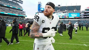    Los Raiders acordaron enviar a Maxx Crosby a los Ravens por selecciones de primera ronda del Draft 2026 y 2027, según ESPN.  Las Vegas