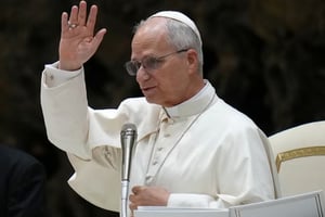 El papa León XIV designó al diplomático Gabriele Caccia como embajador del Vaticano en Estados Unidos, en un contexto de tensiones políticas internacionales.