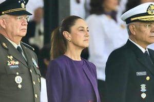 En el 8M, la presidenta Claudia Sheinbaum reconoció la labor de las mujeres en las Fuerzas Armadas, destacando su valentía y compromiso con México.  Durante