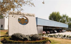 Kimberly-Clark de México anunció la colocación de certificados bursátiles por 10,000 millones de pesos en la BMV, mediante dos emisiones con plazos distintos.