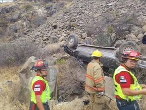 El trágico hecho se registró en el municipio de Ramos Arizpe.  Un fatal accidente carretero dejó una mujer sin vida y dos personas lesionadas luego