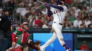 Estados Unidos rompió su racha negativa ante México con un triunfo 5-3 en Houston, asegurando su pase a los cuartos de final del WBC 2026.