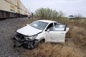 Socorristas de Escobedo se movilizaron para brindar ayuda.  Un accidente automovilístico movilizó a corporaciones de emergencia la tarde del lunes